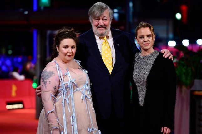 (L-R) US actress Lena Dunham, British actor and comedian Stephen Fry (C) and German film director Julia von Heinz pose on the red carpet for the film 
