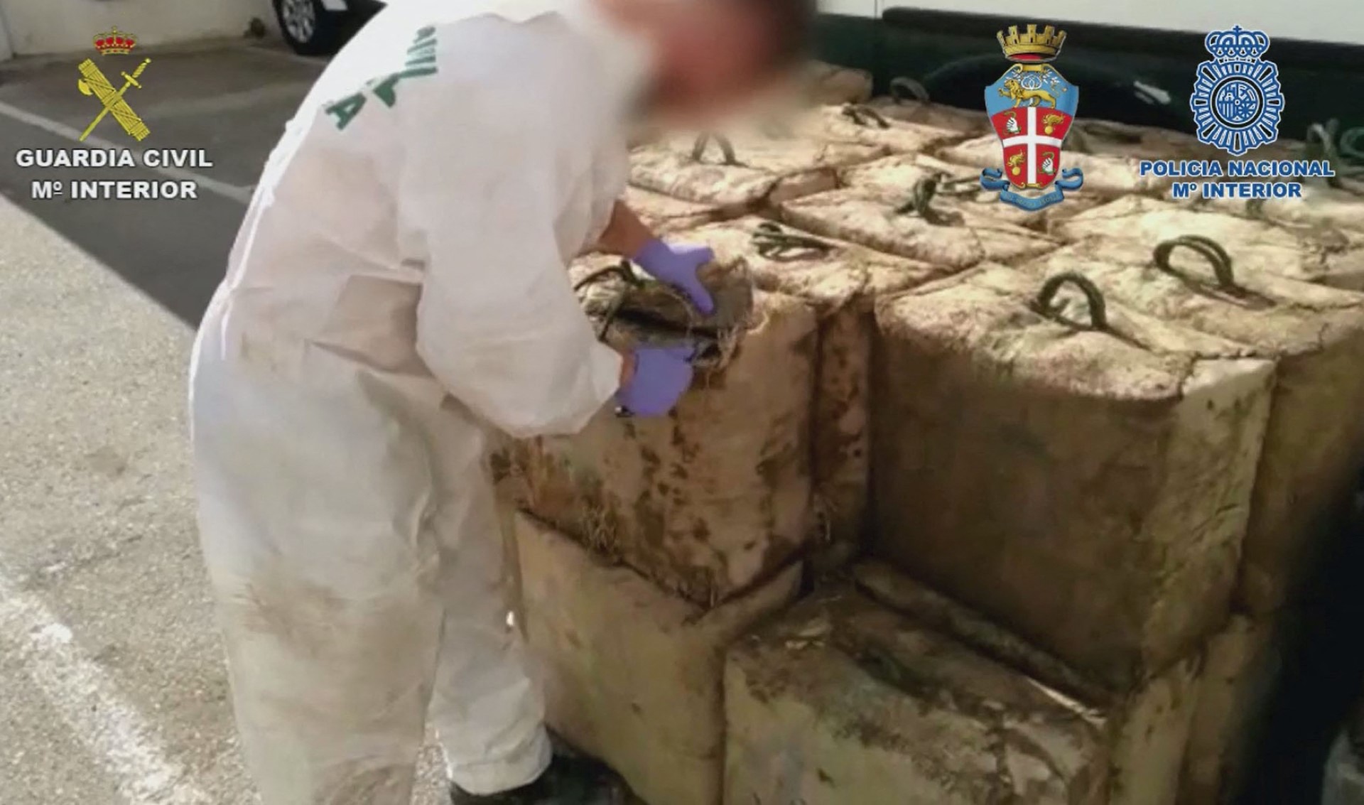 Spain police bust gang running night flight 'hash'copters thumbnail