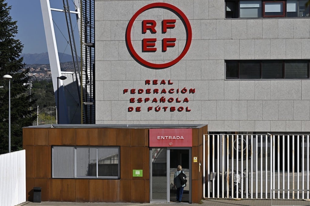 Spanish federation sack directors linked with corruption probe
