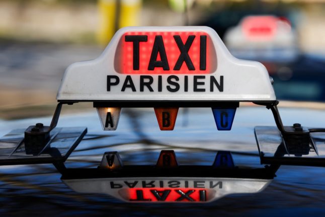 How to avoid taxi scams in Paris