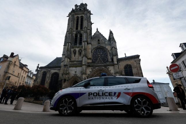 France 'protects' thousands of churches for Easter