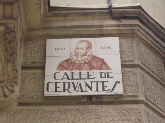 Who are the historical figures that dominate Spanish street names?
