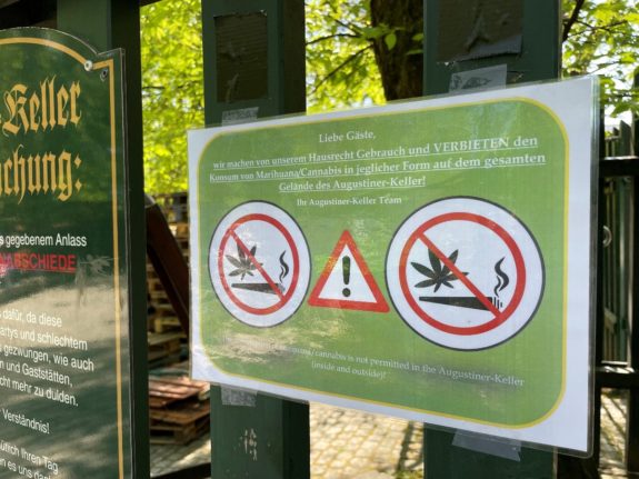 A sign at the Augustiner-Keller on Arnulfstrasse in Munich refers to the house rules, prohibiting the consumption of cannabis in any form.