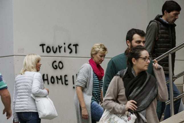 Why does hatred of tourists in Spain appear to be on the rise?