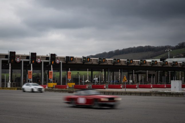 How will France’s new free-flow autoroute tollbooths work for foreign vehicles?