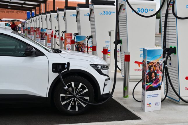 French bank to fund extra 10,000 electric vehicle chargers