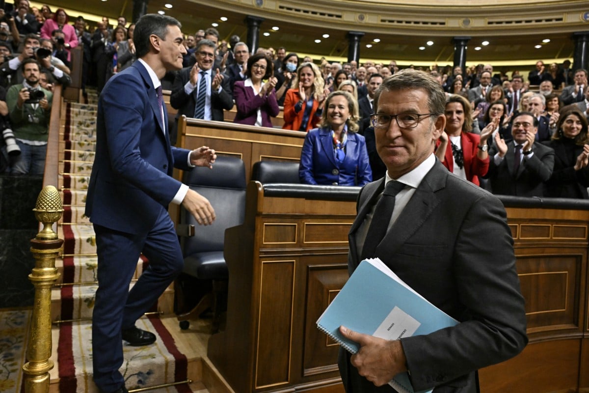 Opposition says Spain's PM 'playing the victim' with talk of resignation thumbnail