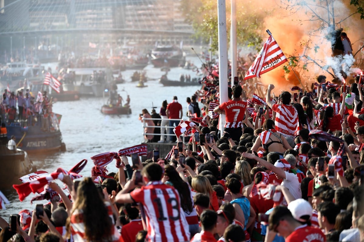 IN IMAGES: 1 million revellers flood into Bilbao to celebrate first trophy in 40 years thumbnail