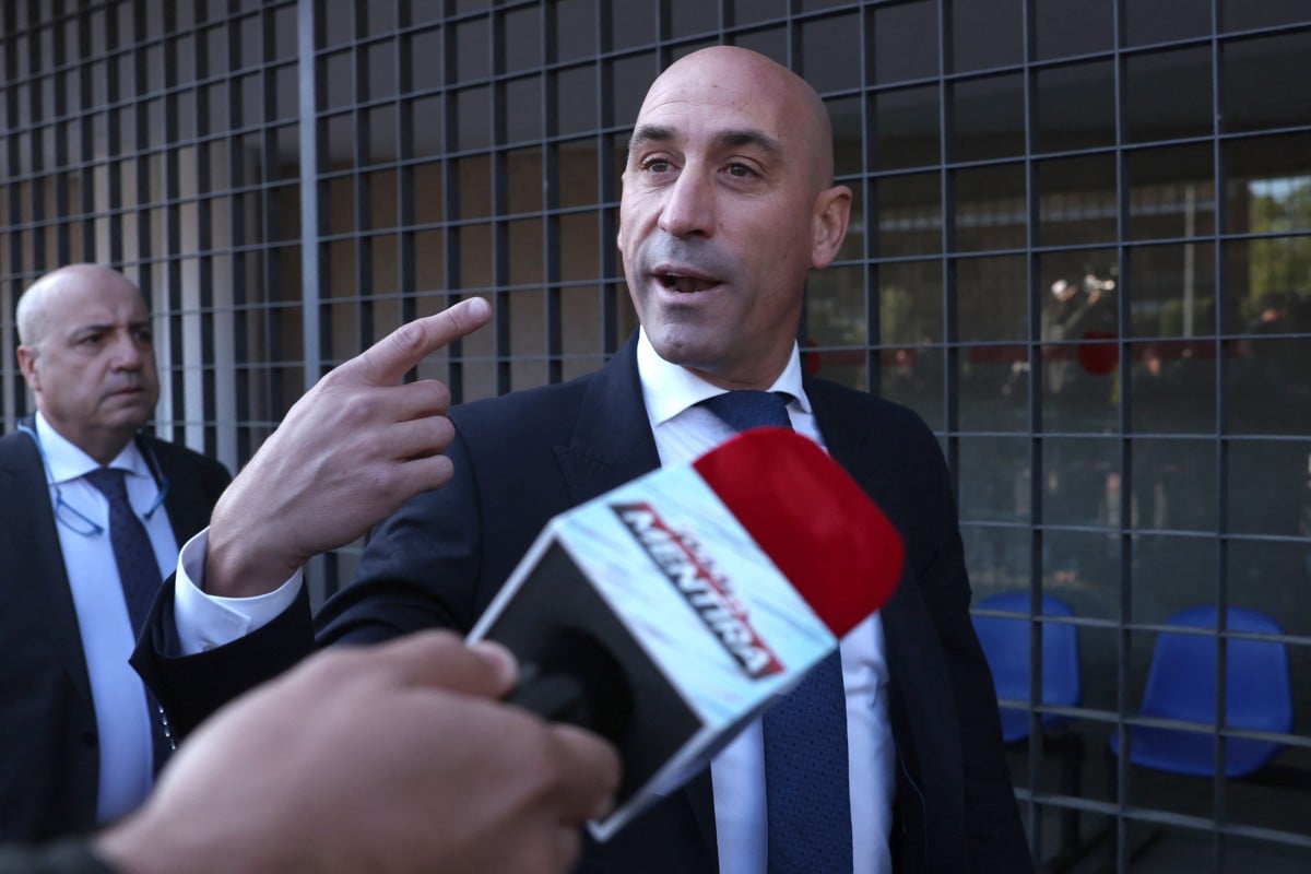 Rubiales denies 'irregularities' in Spanish football corruption probe thumbnail