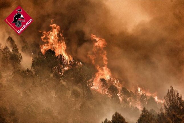 Wildfire rages in Spain's Alicante as temperatures rise