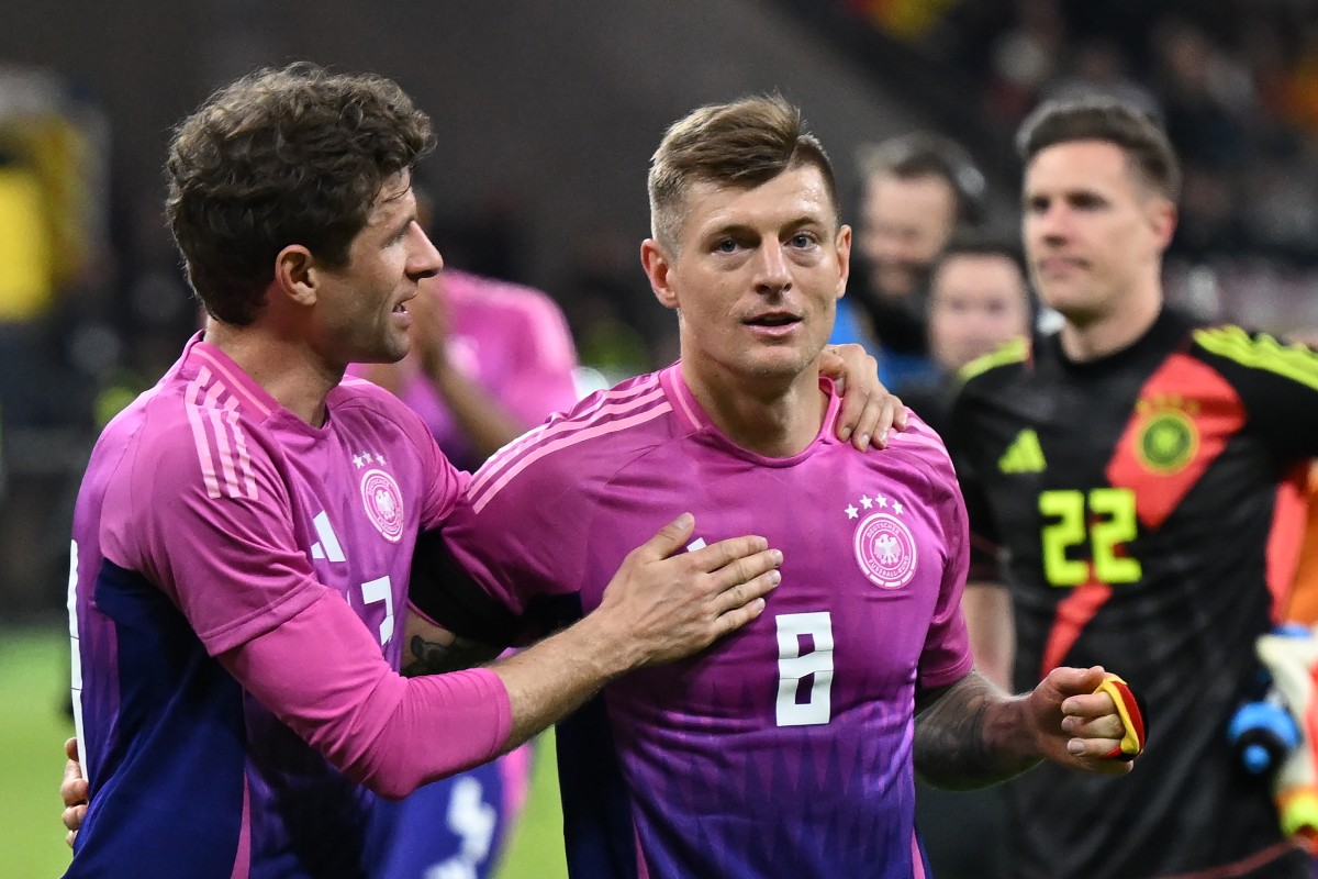 The German team's Thomas Müller (l) and Toni Kroos after a game with the Netherlands in March