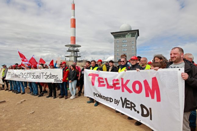 Telekom employees attend a “summit meeting” on the Brocken as part of a nationwide Telekom warning strike in April.