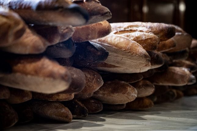Paris bakers attempt world’s longest baguette