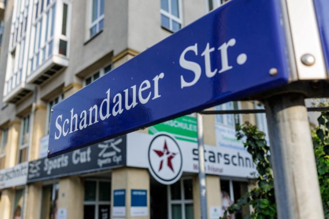 Teenager turns self in after attack on German politician