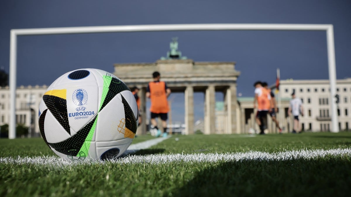 football at Berlin's fan zone