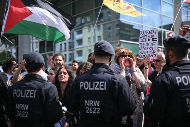 Germany to tighten law on deporting foreigners who glorify terror acts