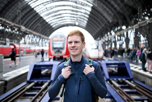 Lasse Stolley, German teen who lives on trains