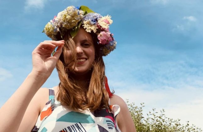 Becky in midsommar outfit