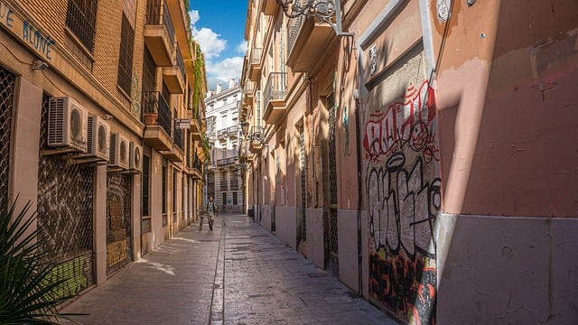 Valencia to crackdown on tourist flats in historic old town