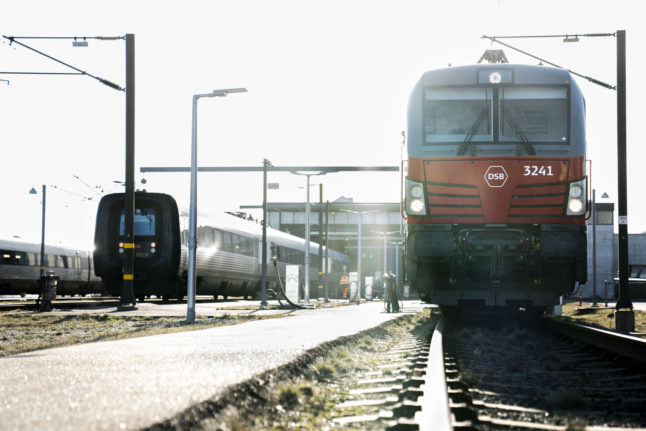 How often do Danish trains arrive on time?