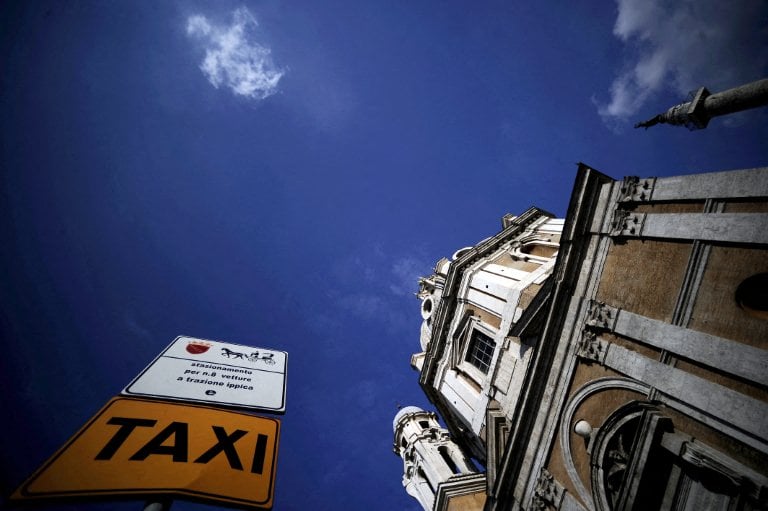 ‘Endless queues’: Rome to issue 1,000 new taxi licences amid shortage