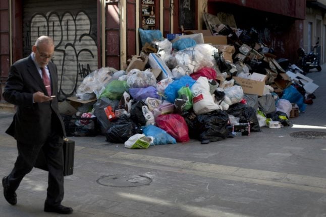 Health emergency in Spain's A Coruña as city turned into rubbish tip