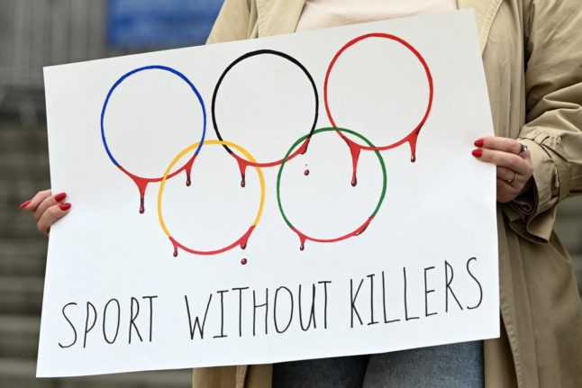 Paris march honours Ukraine athletes killed in Russia war