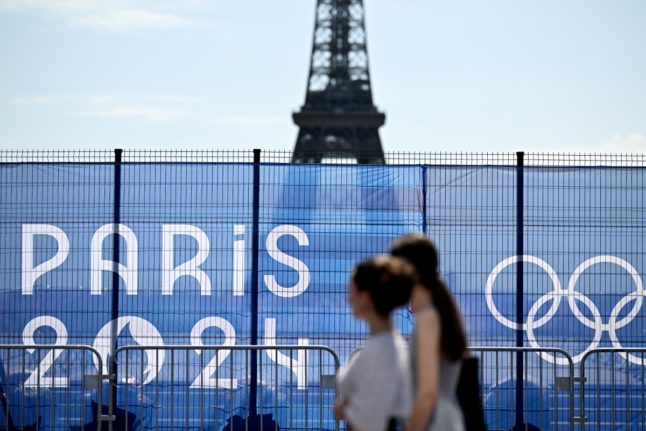 France recalls contaminated Olympic water bottles