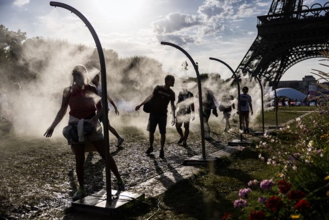 French heatwave alerts extended as temperatures set to rise to 40C