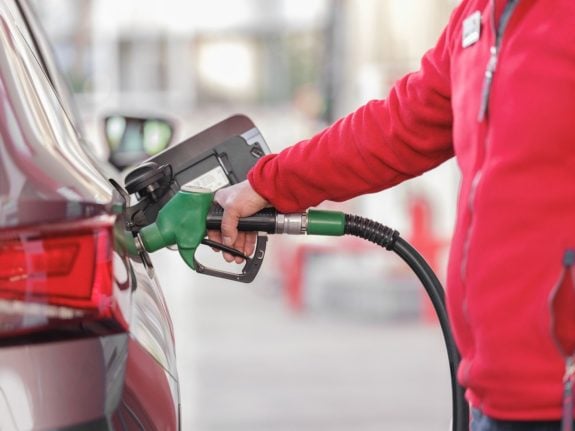 Where you can save most on petrol if you drive from Switzerland abroad