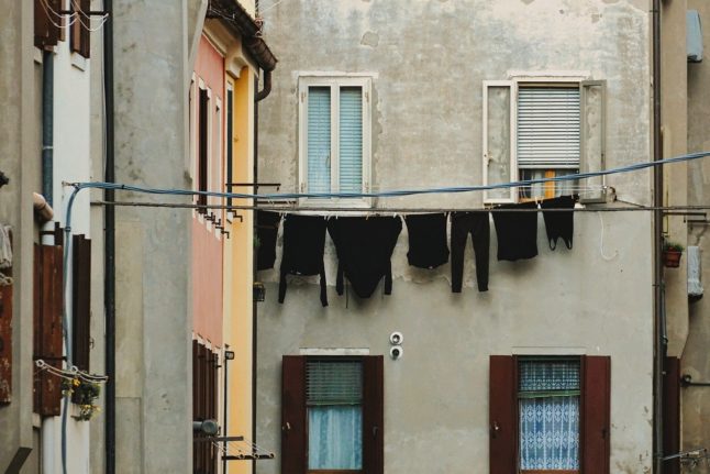 Can I hang laundry to dry on my balcony in Switzerland?