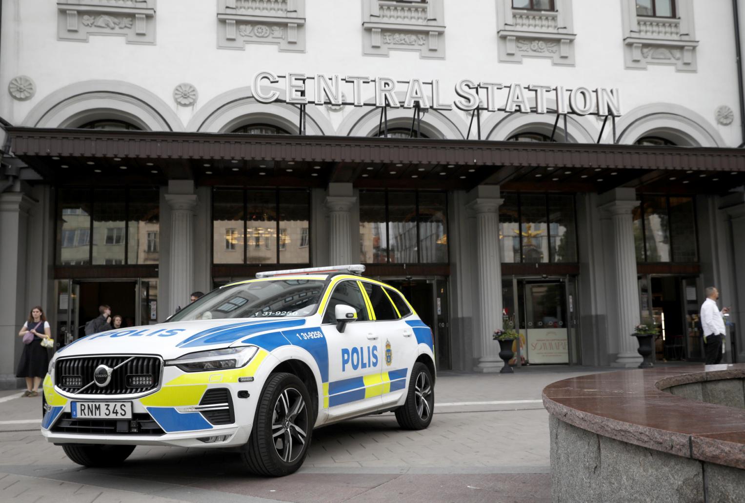 
            Sweden arrests two over 'explosive device' at Stockholm Central
        