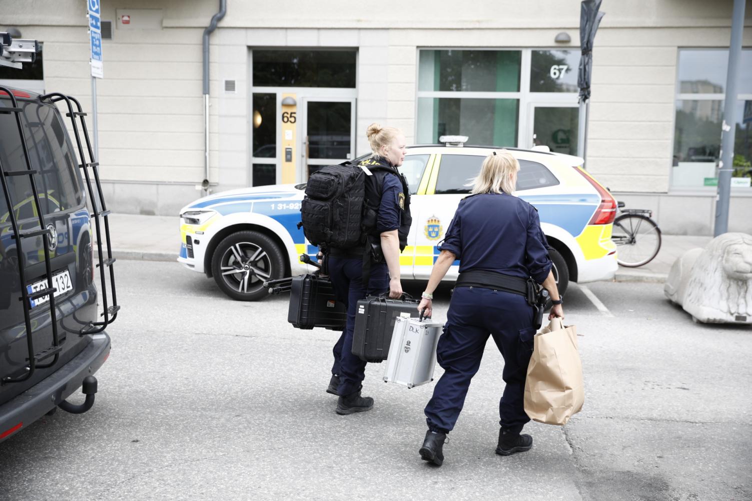 
            Police investigating possible European link to Stockholm acid burglaries
        