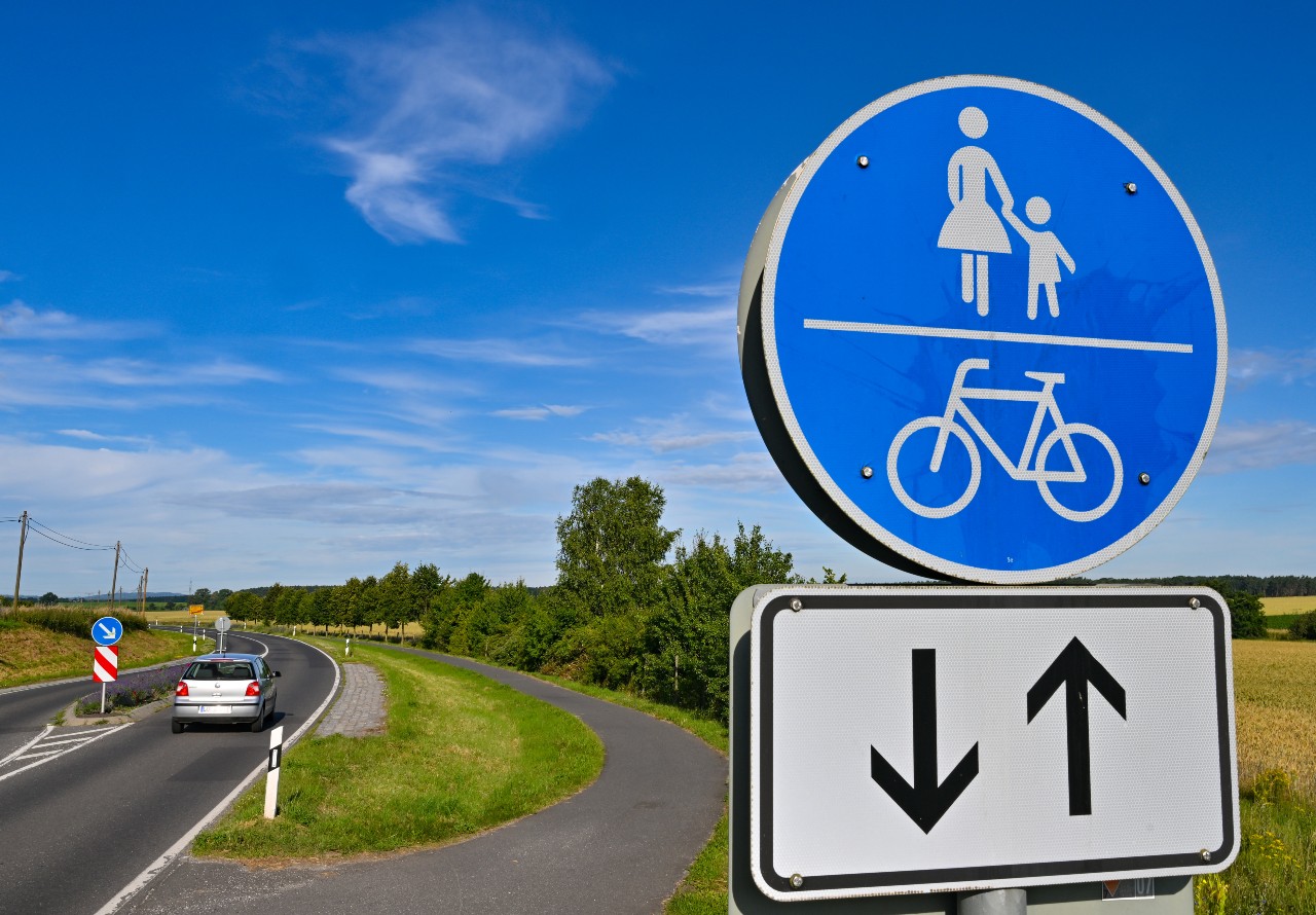 Cars and cycle paths in Brandenburg