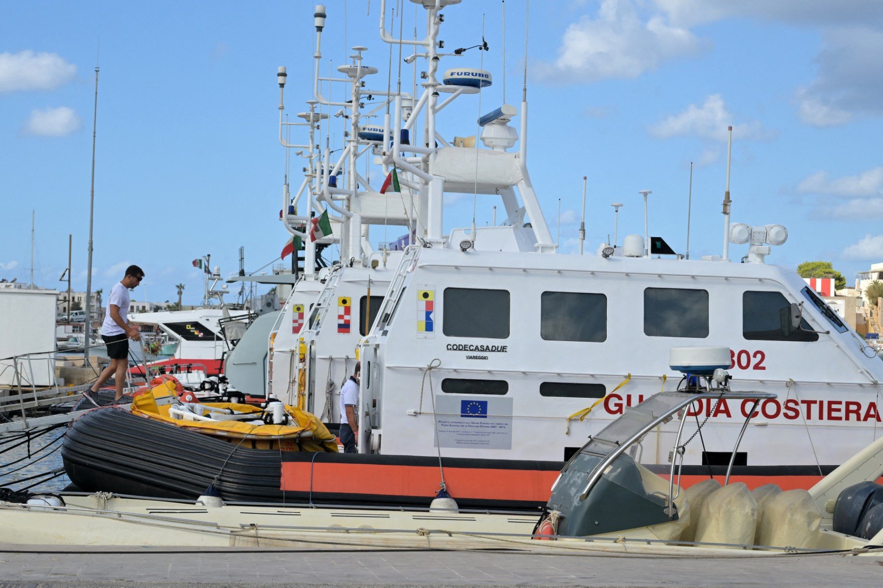 Search for missing in Sicily yacht disaster resumes