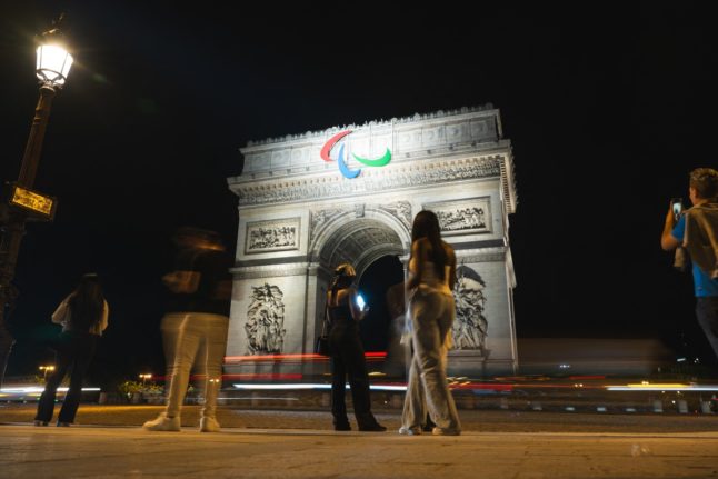 The Paralympic Games logo on the Arc de Triomphe