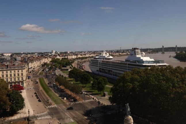 Bordeaux mayor seeks to ban cruise ships from city centre