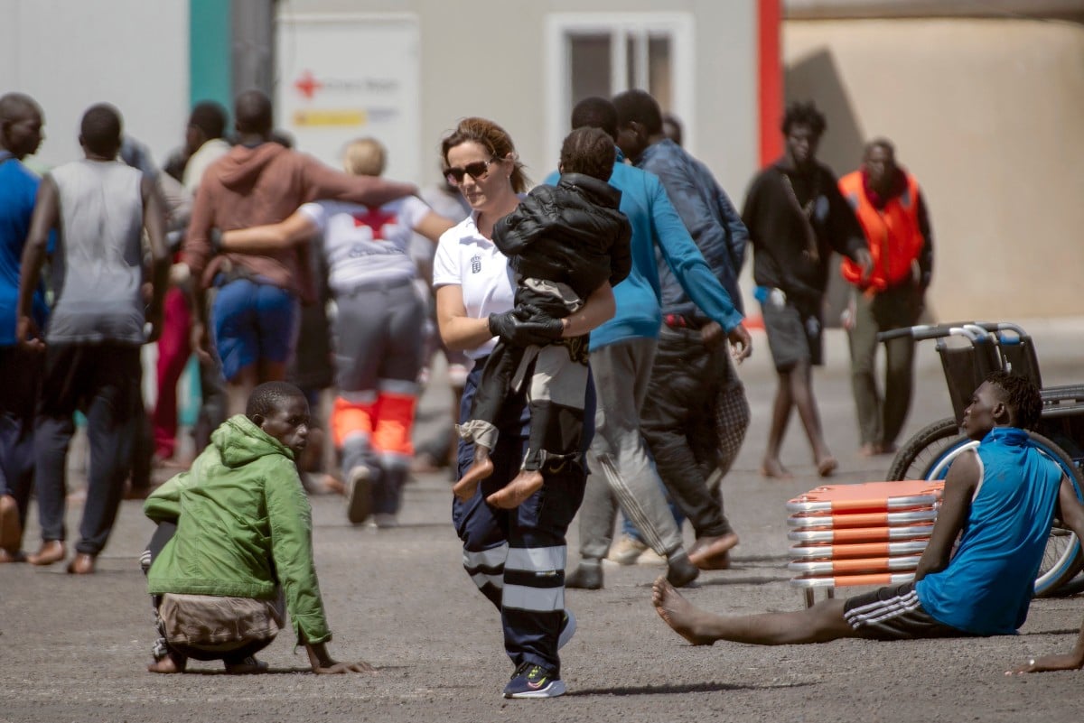 Canary Islands migrant arrivals soar as Spain's PM eyes west Africa trip