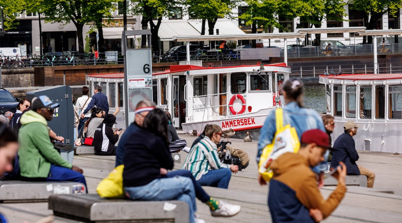 How Hamburg is dealing with surge of German citizenship applications