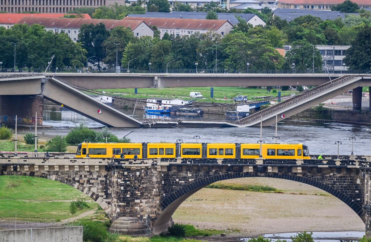 A view of the Carola Bridge in Dresden on Thursday.