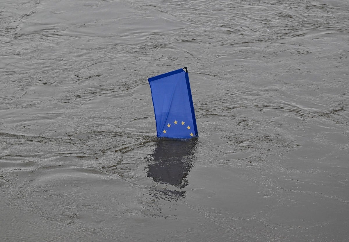 German communities brace for flooding as water levels continue to rise