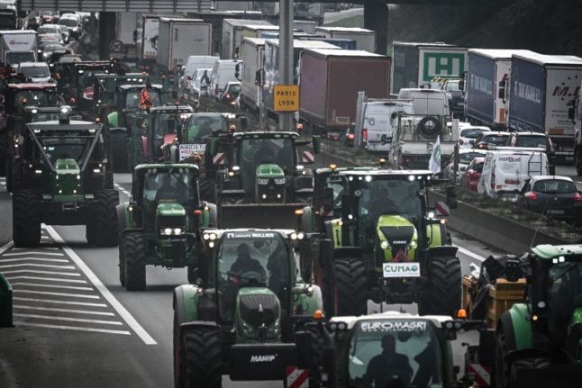 French farmers blockading the Bordeaux ring road, on January 25, 2024