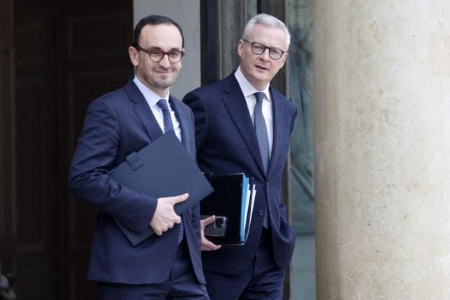 French lawmakers warned of ballooning budget deficit risk