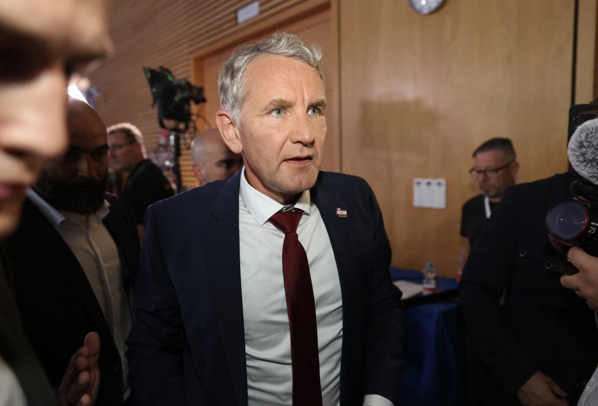 Top candidate of the far-right AfD (Alternative for Germany) party for regional elections in Thuringia Bjoern Hoecke arrives at Thuringia's State Parliament in Erfurt, eastern Germany, on September 1, 2024, during the Thuringia's regional elections day after closure of the polls.