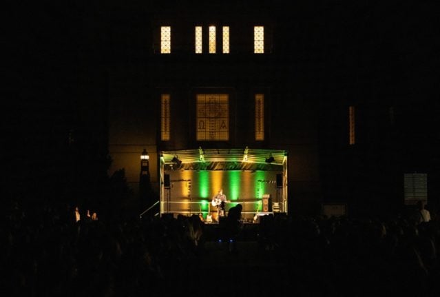 Vienna cemetery celebrates 150 years with graveyard concerts