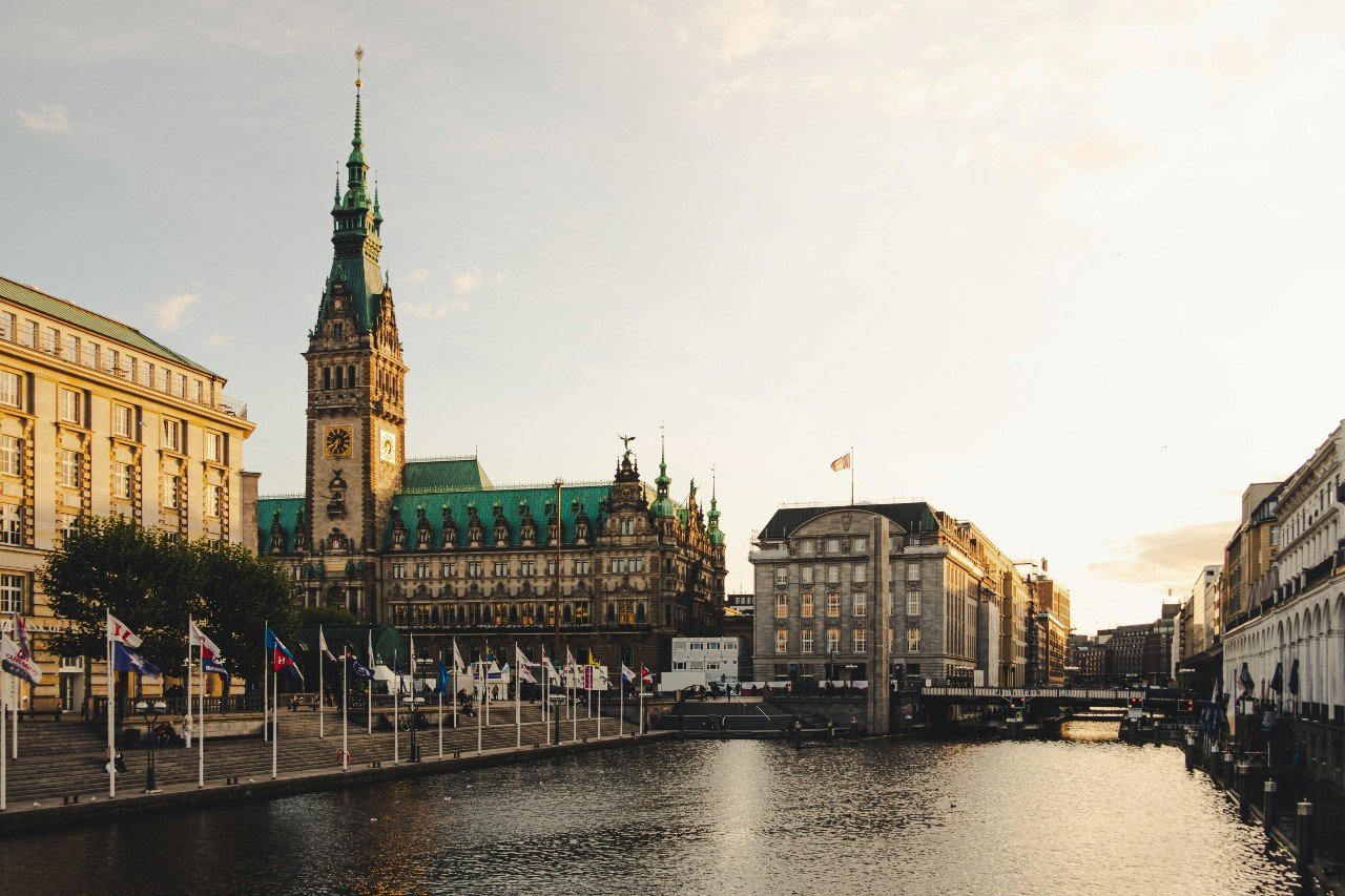 What’s considered a good salary for foreigners in Hamburg?