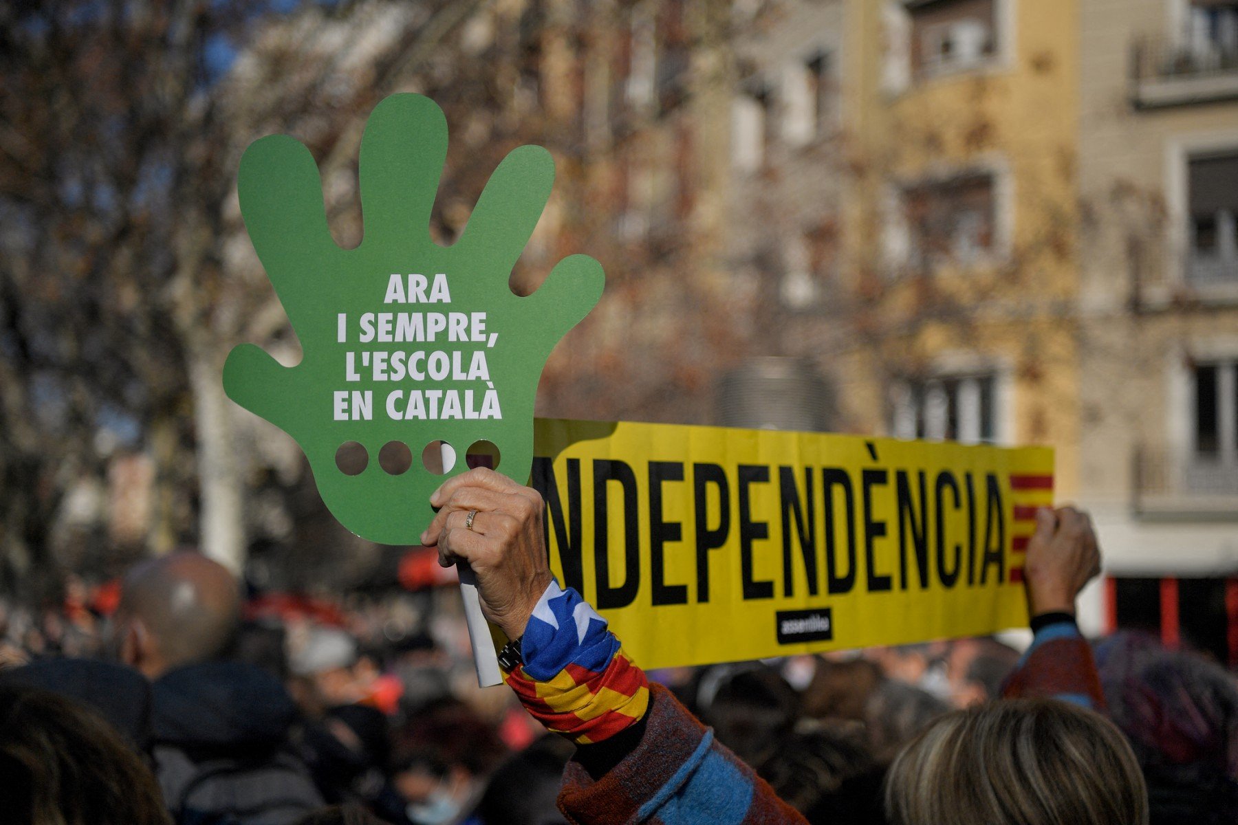 Could Catalonia force foreigners to learn Catalan?