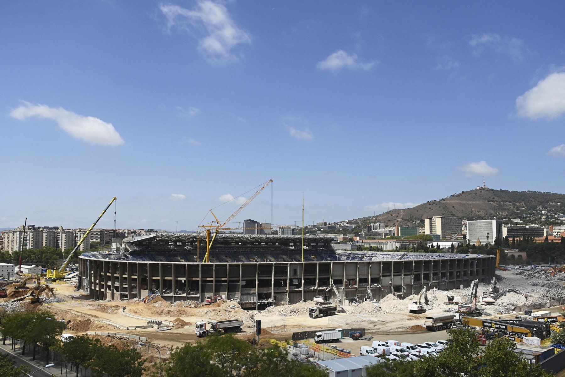 Barça's new Camp Nou construction workers in large brawl