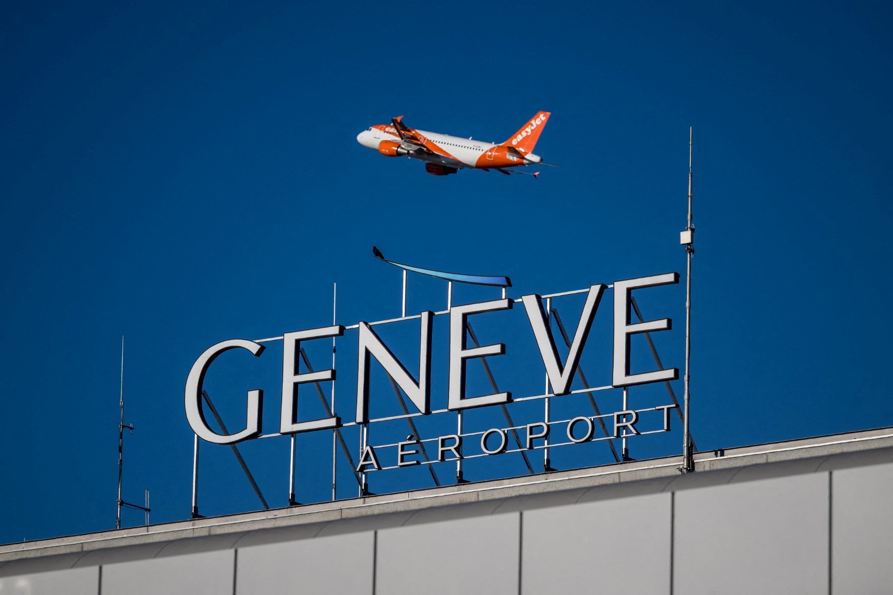 Is easyJet to blame for making Geneva 'worst airport in Europe'?