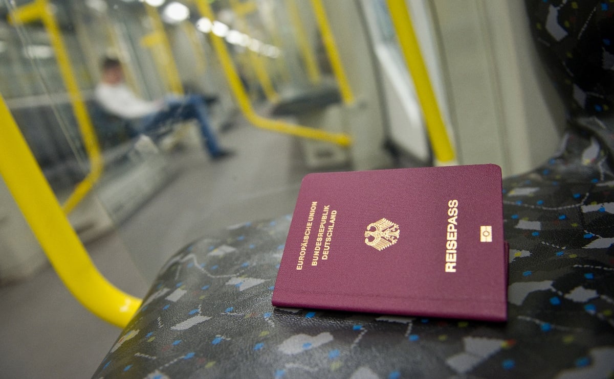 EXPLAINED: The changes to German passport and ID card photos in 2025